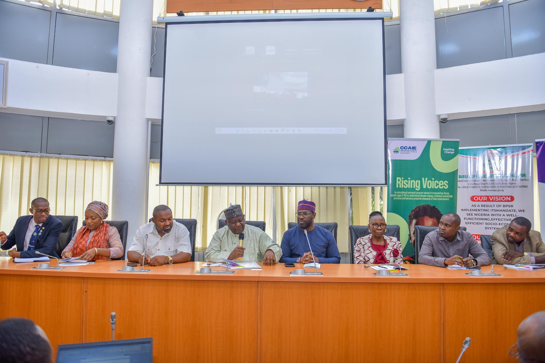 Officials and researchers at a Climate Action Index validation session