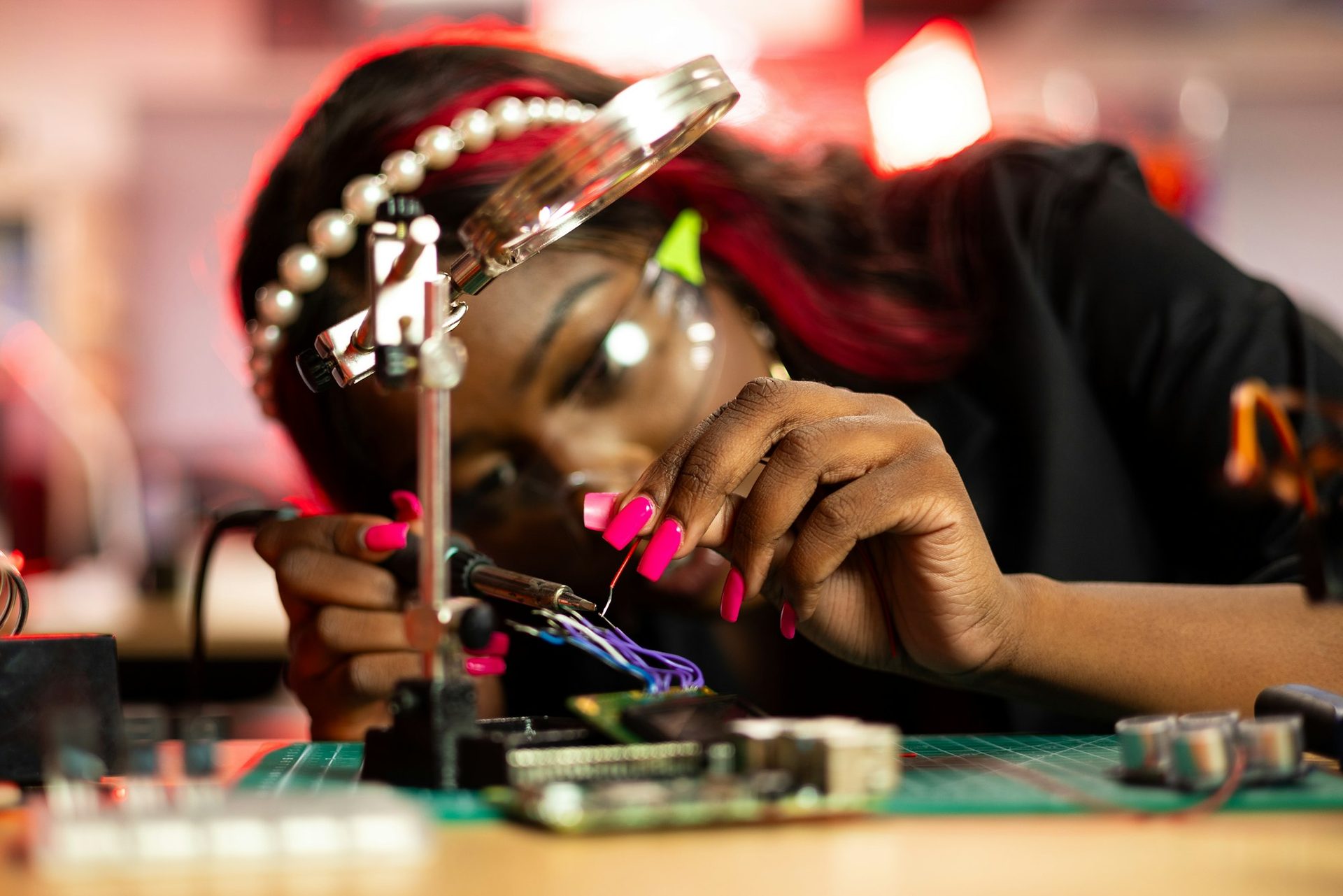 Young makers building a climate solution with mentors